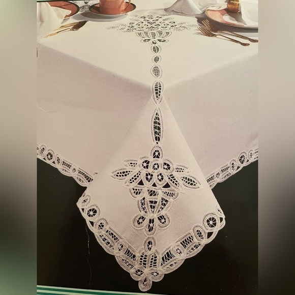 New Tableloth and 12 Napkins Helena Battenberg White Cotton 66x120 Oblong - Picture 6 of 8